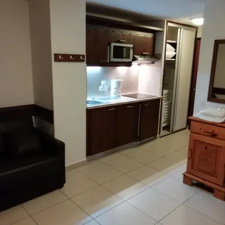 Vvf Mont-blanc 假日公园