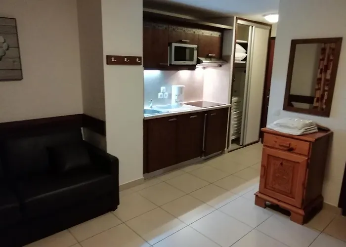 Vvf Mont-blanc 假日公园